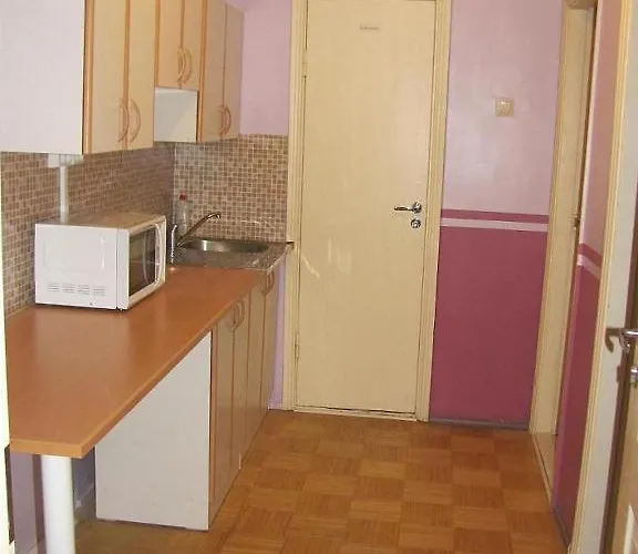 Economy Baltics - Uue Maailma 19 * 塔林